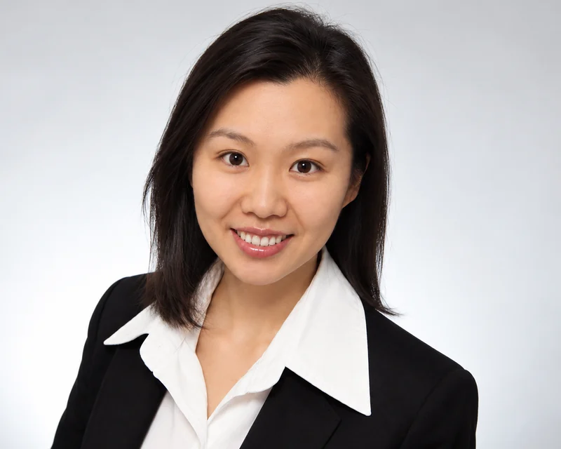 Portrait of Dr. Yunqi Luo
